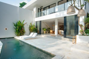 2BR Villa Sand with pool, river view in Canggu